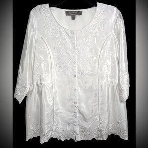 “Coldwater Creek” IvoryEmbroidered cut out 3/4 sleeve  Top